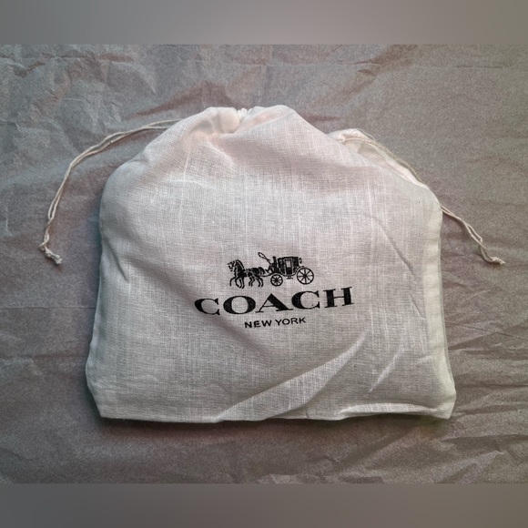 🎉HP🎉 NWT Coach wristlet w/ dust bag - Picture 5 of 10